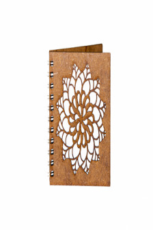 Agenda 10x10 personalizata din lemn cu mandala tip floare care se deschide