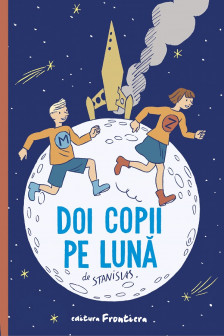 Doi copii pe luna