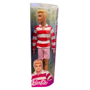 HYV01 Papusa Ken &ldquo;Fashionist cu parul blond si tricou in dungi&rdquo;